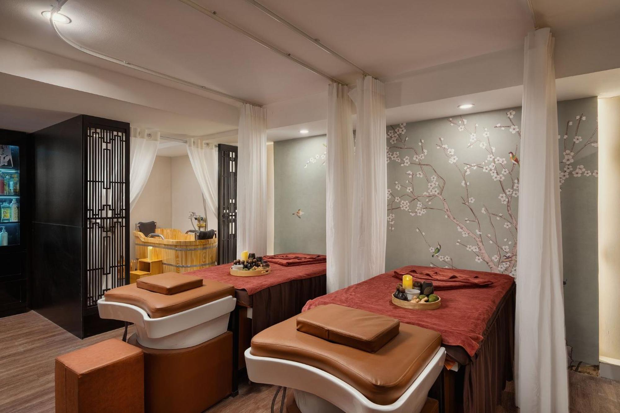 Amara Hanoi Hotel And Spa Екстериор снимка