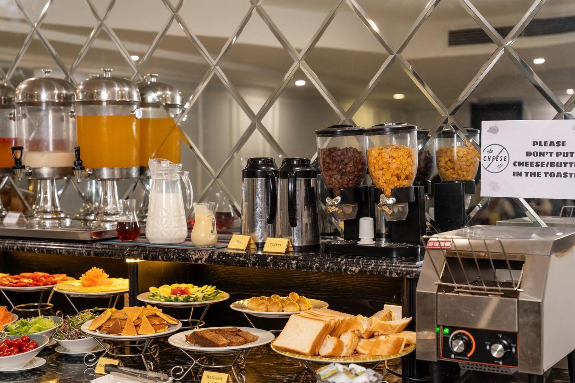 Amara Hanoi Hotel And Spa Екстериор снимка